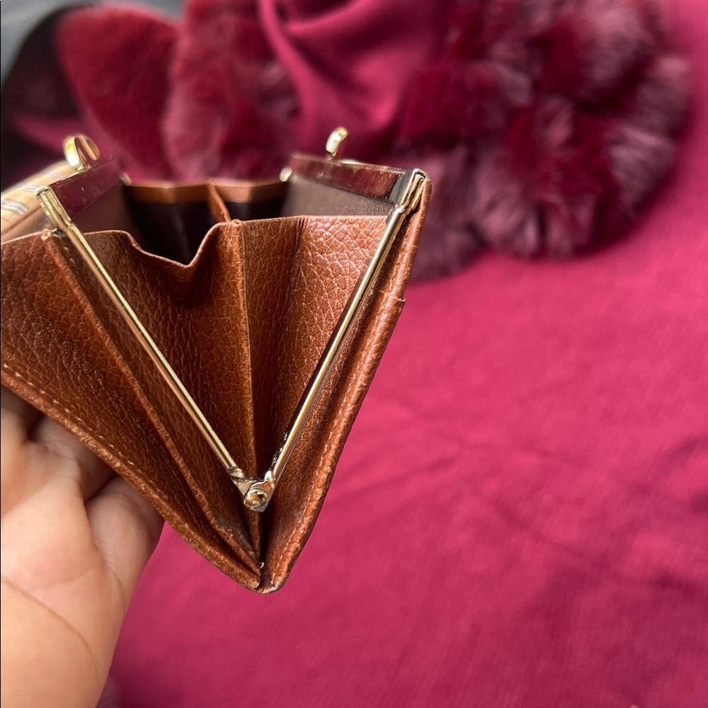 Burberry Tan Leather Wallet - Picture 5 of 6